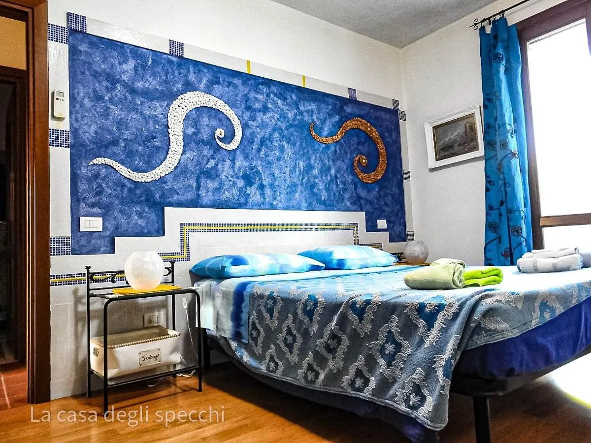 La Casa Degli Specchi-Villetta Con Due Giardini La Maddalena  Holiday home La Maddalena (Sassari)