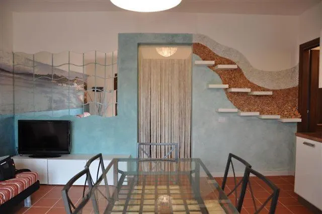 Holiday home La Casa Degli Specchi-Villetta Con Due Giardini La Maddalena