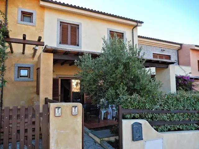 Holiday home La Casa Degli Specchi-Villetta Con Due Giardini La Maddalena